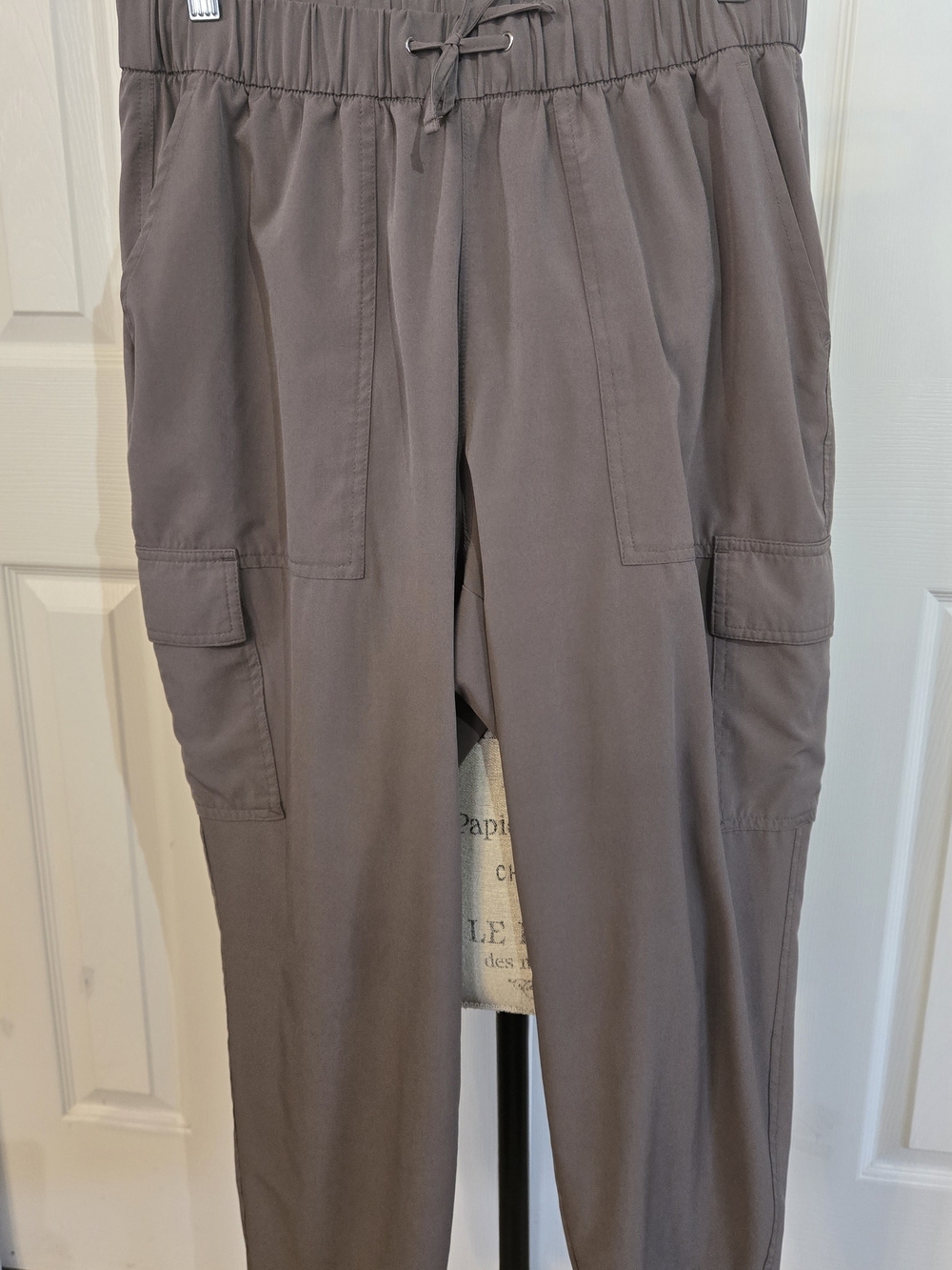Old Navy Active StretchTech Women’s Gray Drawstring Jogger Pants Pockets L